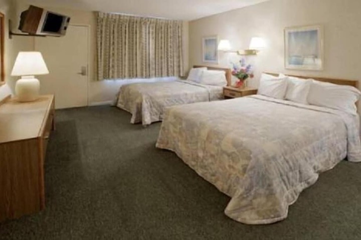 Room 35 of 63