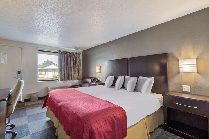 Room 34 of 34