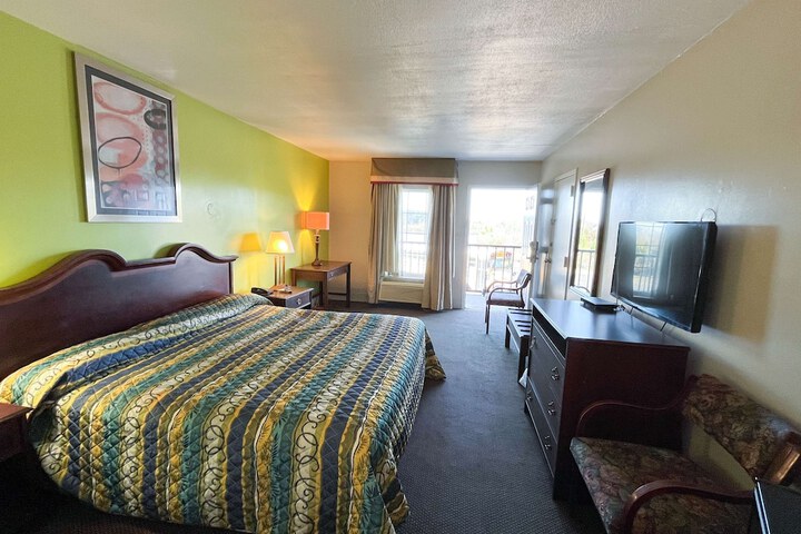 Room 20 of 28
