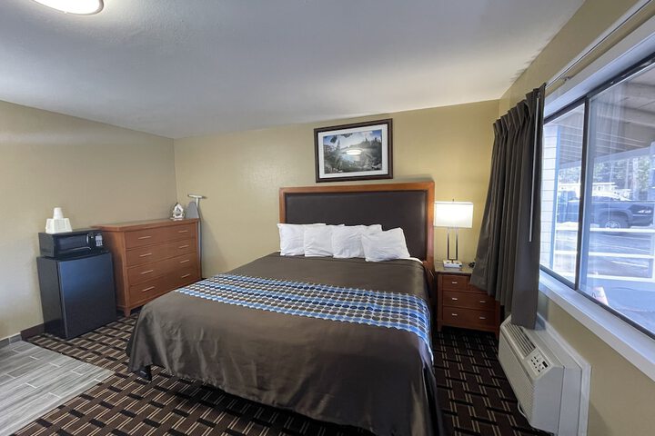 Room 35 of 71