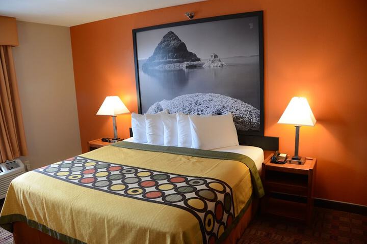 Room 17 of 30