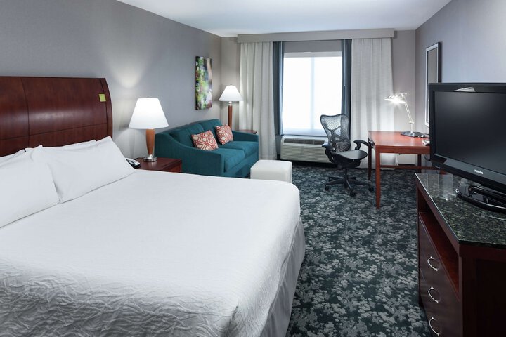 Hilton Garden Inn Naperville / Warrenville