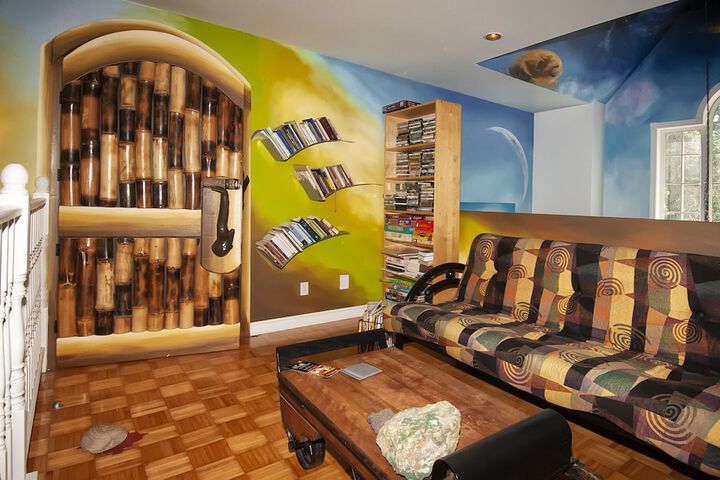 Room 12 of 37