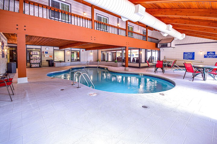 Pool 10 of 46