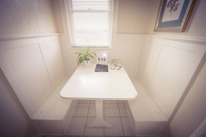 Room 25 of 40