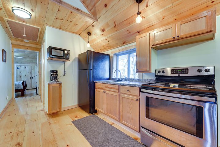 Inviting Chittenden Apartment Near Pico Mountain!