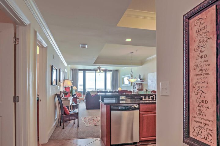 Beachfront Bliss on Dauphin Island w / Pool Access!