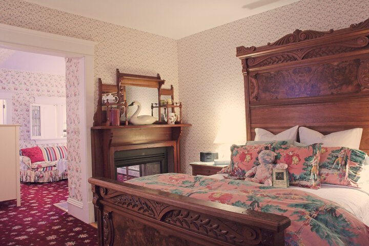 Room 46 of 100