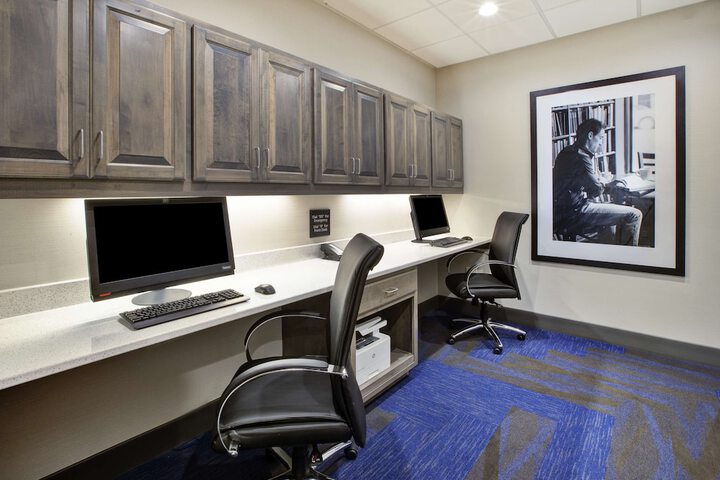 Business Center 39 of 39