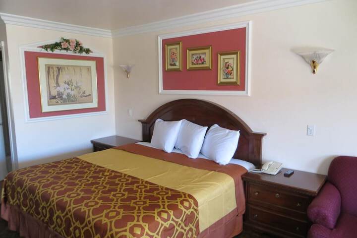 Room 21 of 48