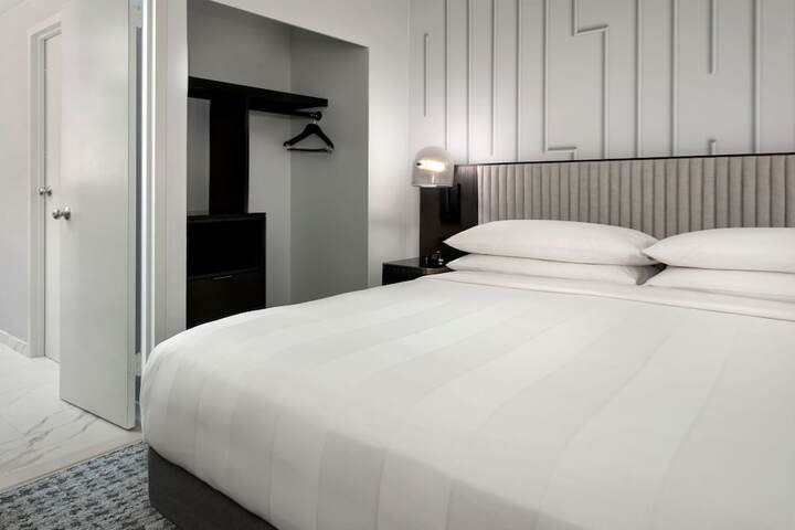 Room 42 of 97