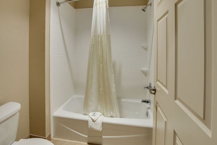 Room 14 of 37