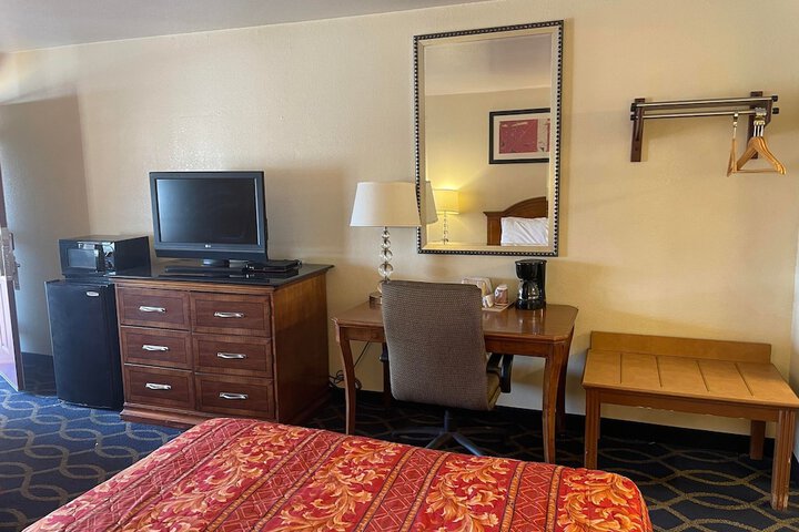 Room 14 of 34