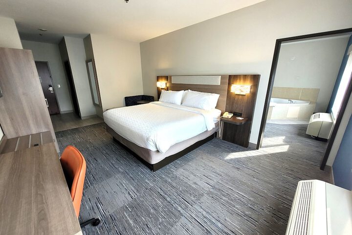Room 29 of 48
