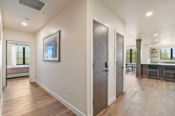 Room 40 of 147