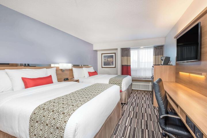 Room 12 of 25