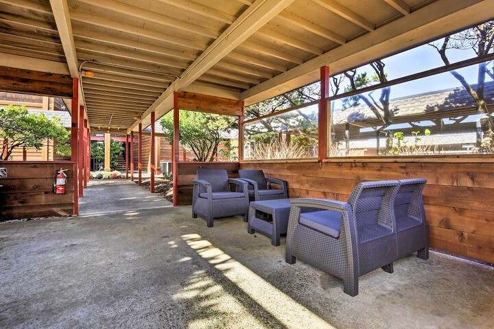 Beachfront Lincoln City Condo-patio & Pool Access!