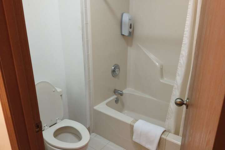 Room 33 of 75