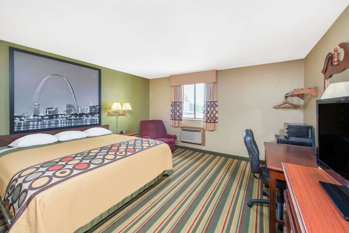 Room 15 of 40