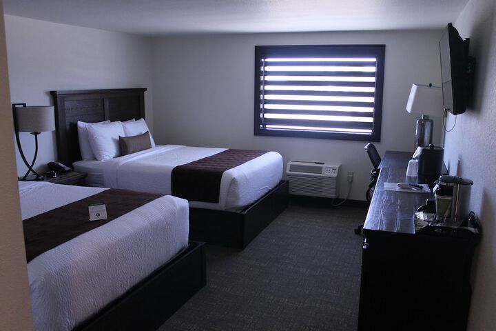 Room 27 of 37