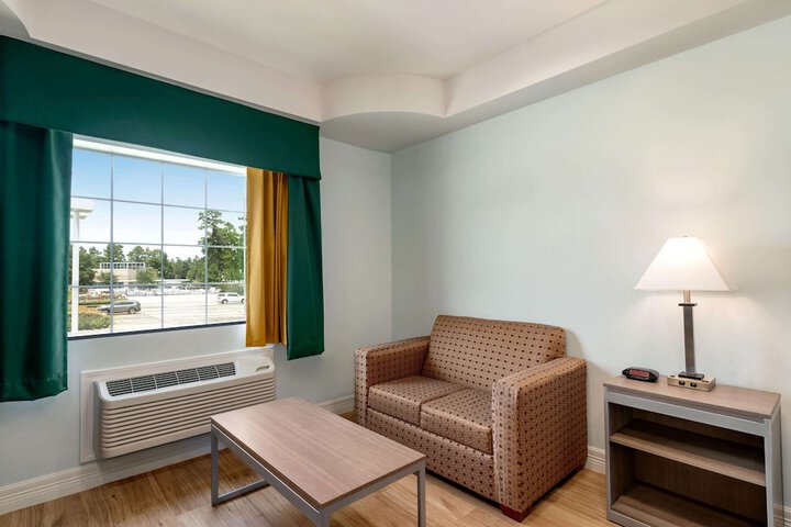 Room 18 of 36