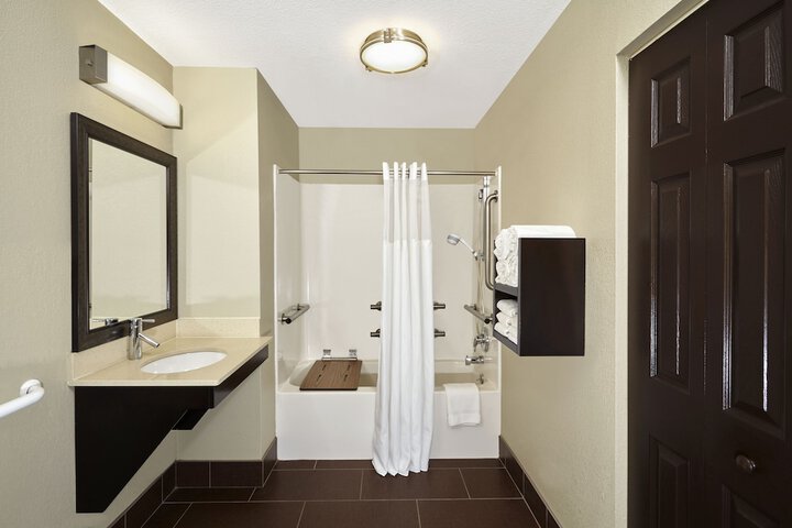 Staybridge Suites South Springfield by IHG