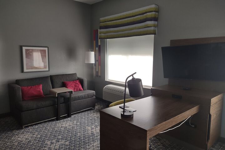 Room 6 of 12