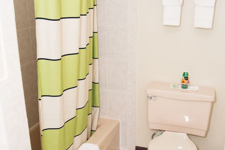 Red Carpet Inn & Suites