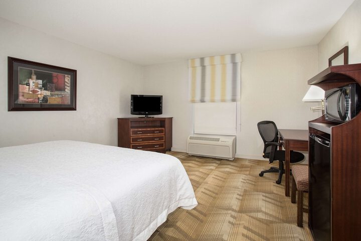 Room 15 of 32