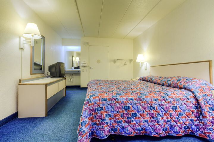 Room 17 of 47
