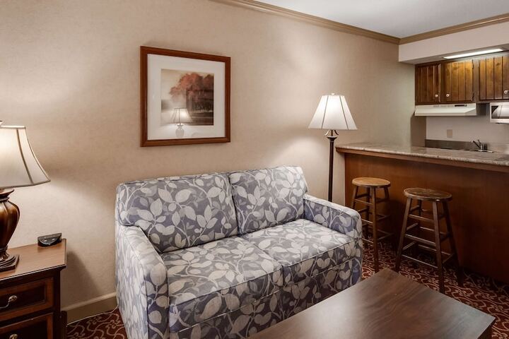 Room 15 of 37