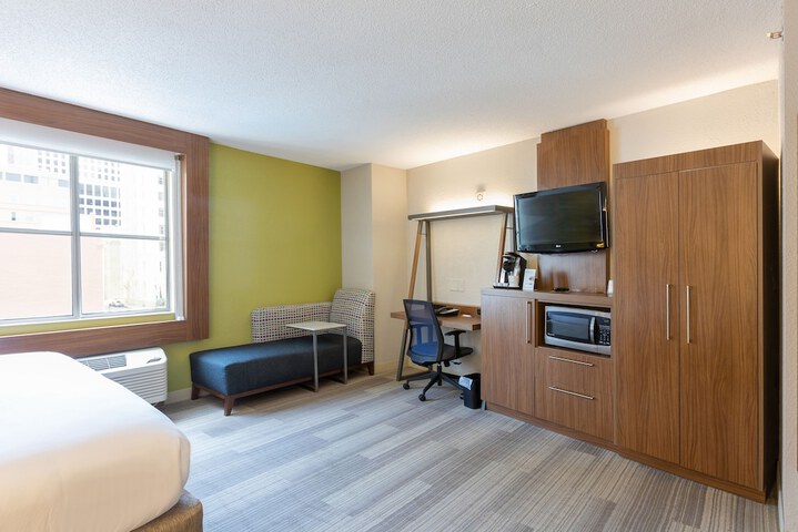 Room 11 of 52
