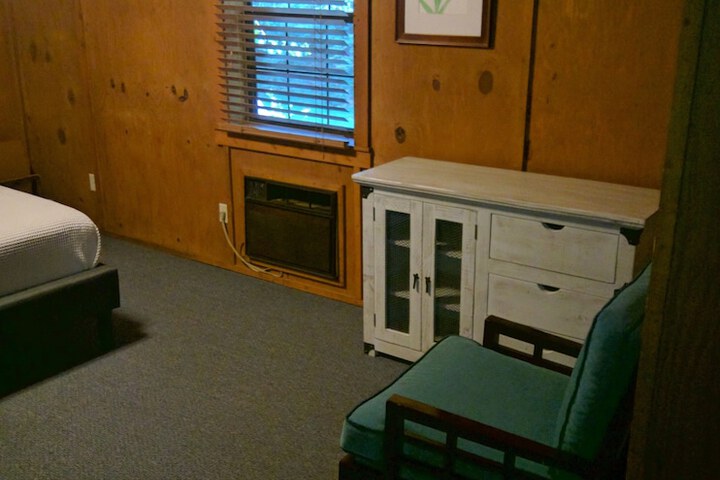 Room 25 of 53