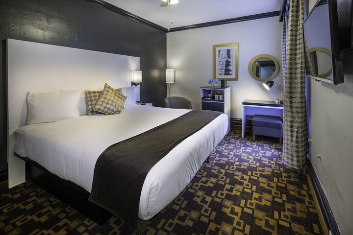 Room 13 of 42