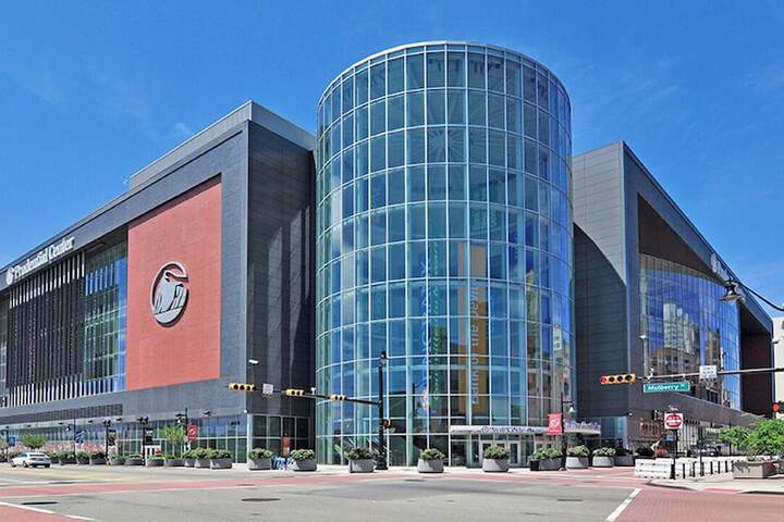 Holiday Inn Express Newark Airport Elizabeth by IHG