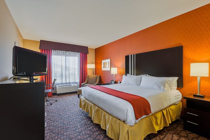 Holiday Inn Express & Suites Alpine Southeast by IHG