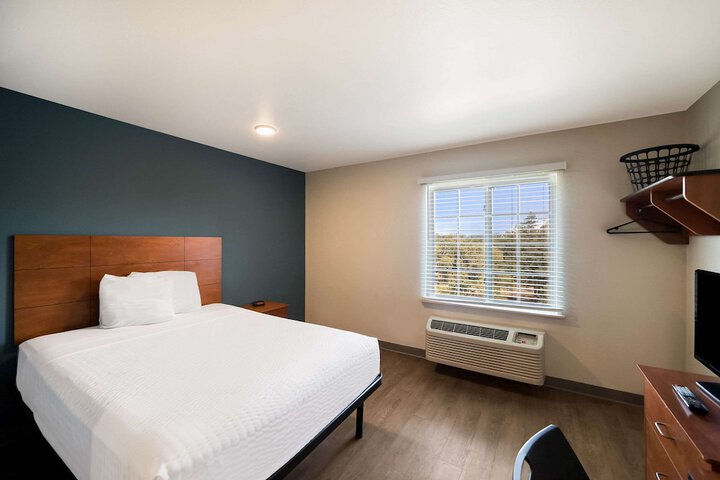 Room 52 of 59