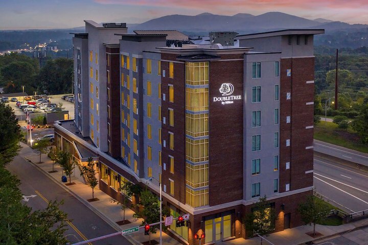 Hotel 2 of 85