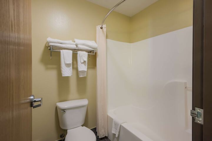 Room 12 of 30