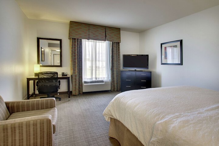 Room 26 of 38