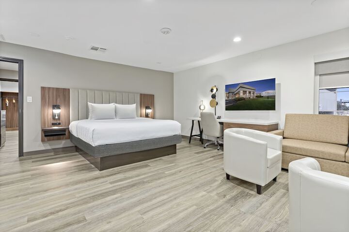 Room 34 of 62