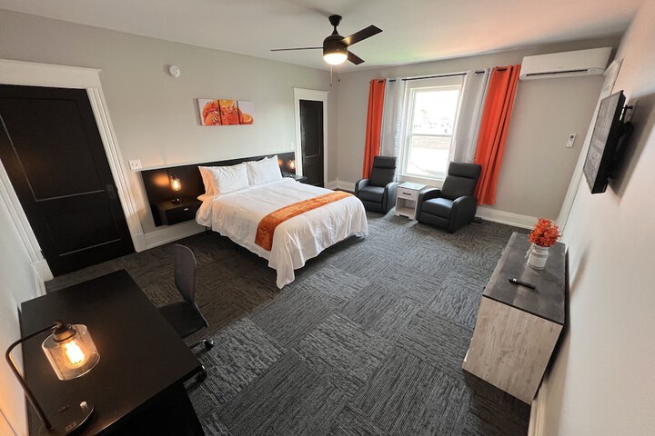 Room 18 of 25