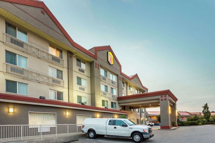 Super 8 by Wyndham Abbotsford BC