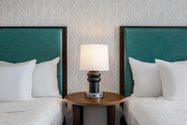 Home2 Suites by Hilton Milwaukee Brookfield