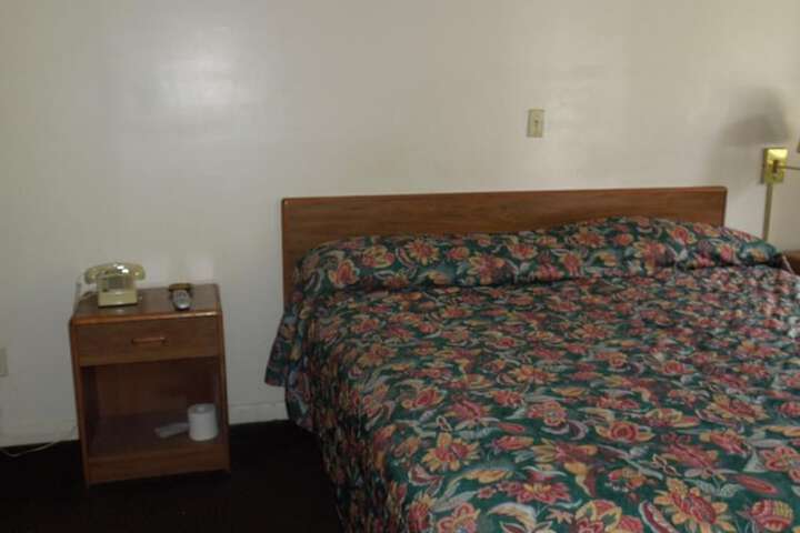 Room 10 of 30