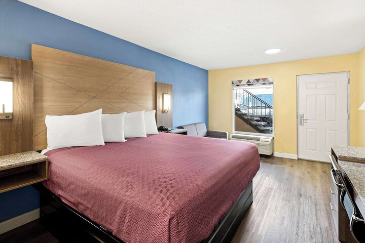 Room 21 of 30