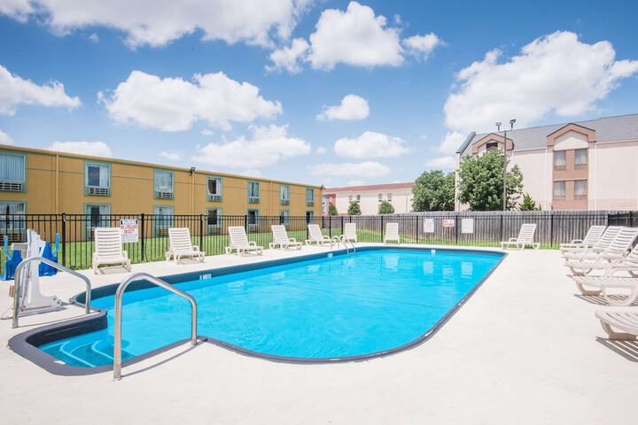Pool 4 of 49
