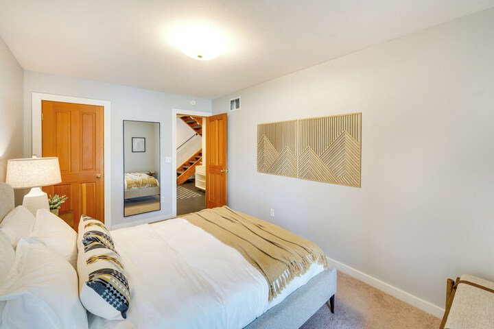 Walk to Main St. & Lifts: Ketchum Townhouse!