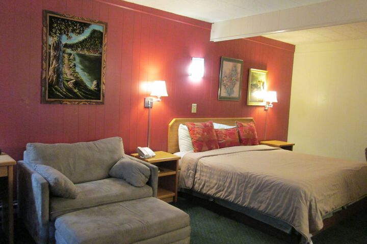 Town House Motel Inc