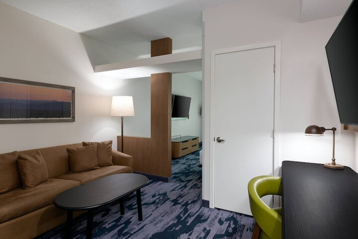 Room 25 of 42